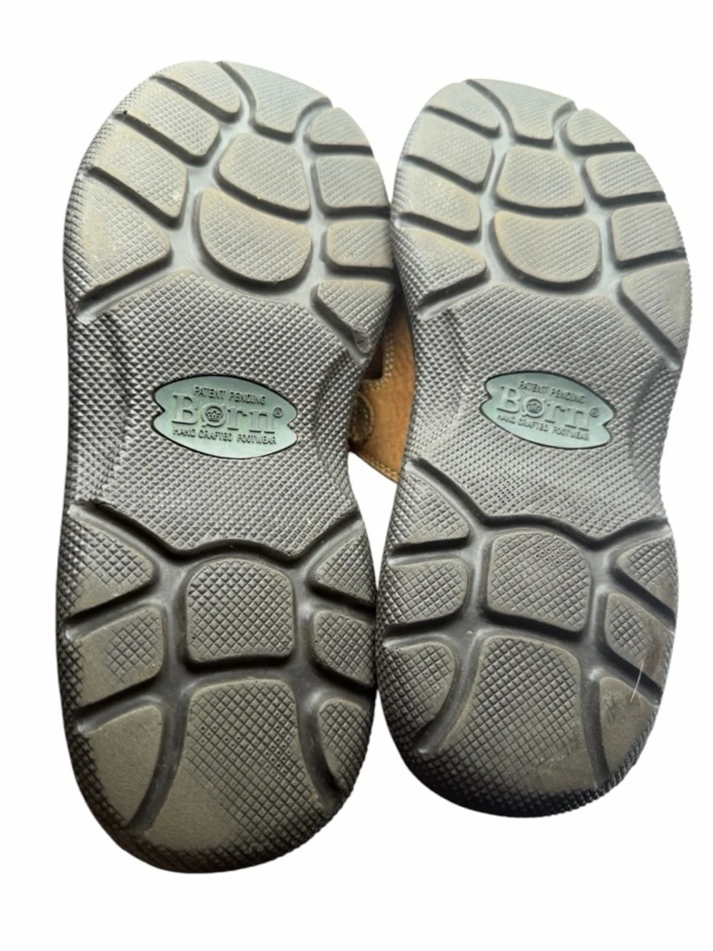 BORN Size Men’s 7 Women’s 8.5 Leather Sandals GENTLY Used